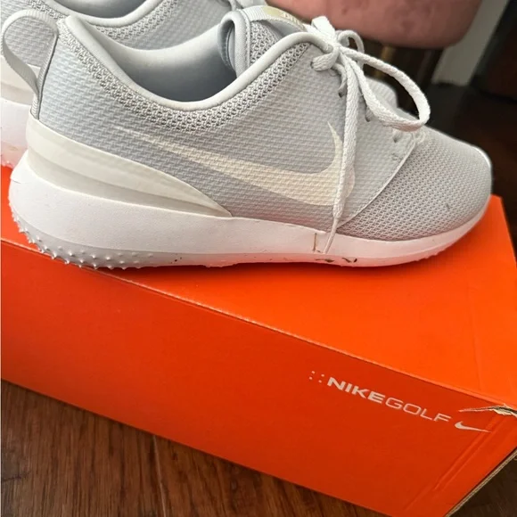 MENS Nike Golf Gray Sneakers SIZE 9 - Picture 3 of 5